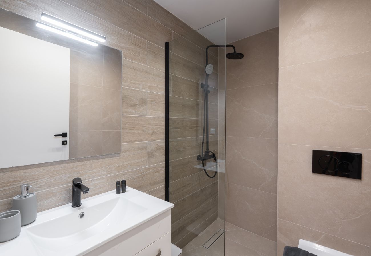 Apartment in Piraeus - Classic Apartment in Piraeus, walk in Port.