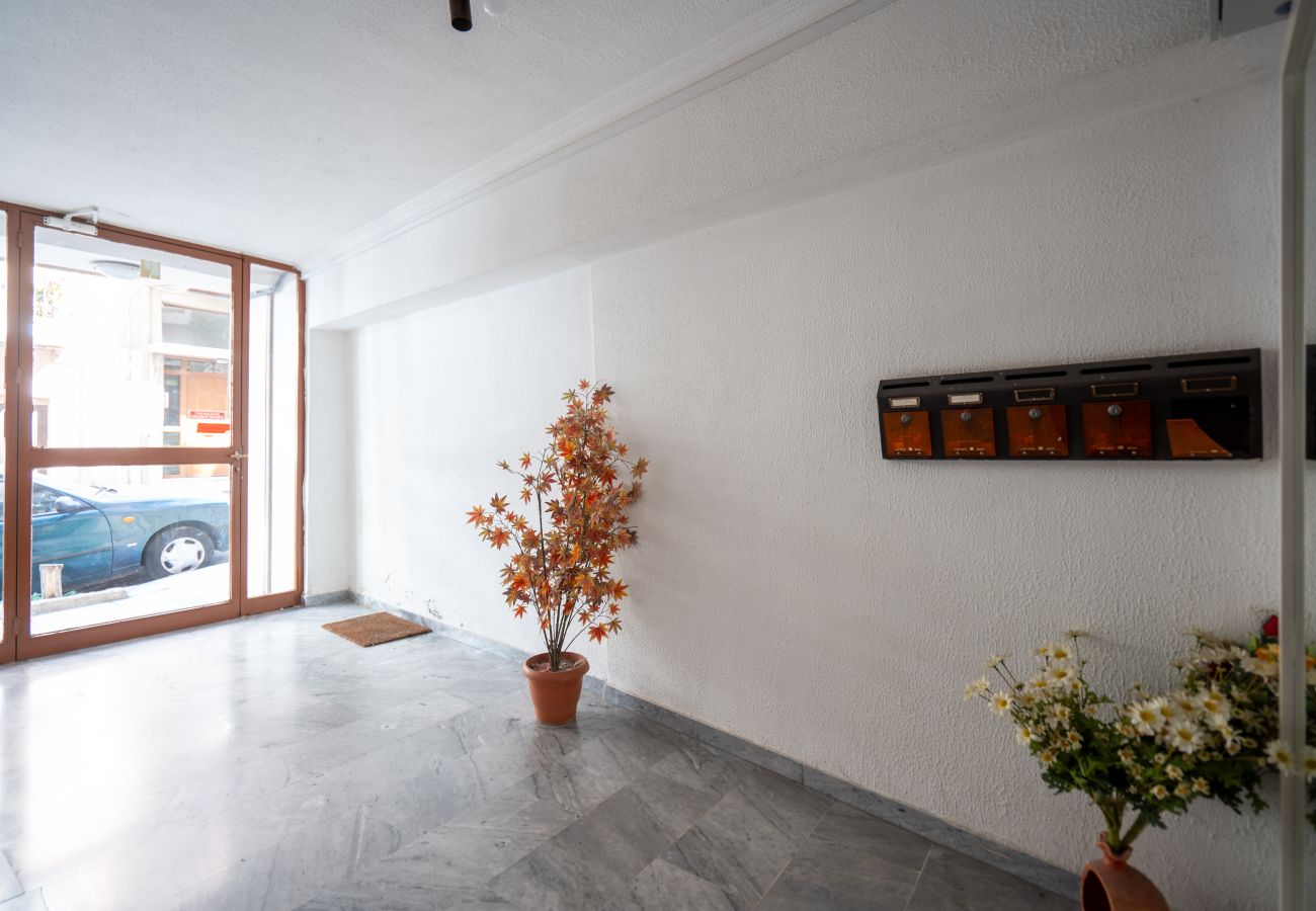 Apartment in Piraeus - Classic Apartment in Piraeus, walk in Port.
