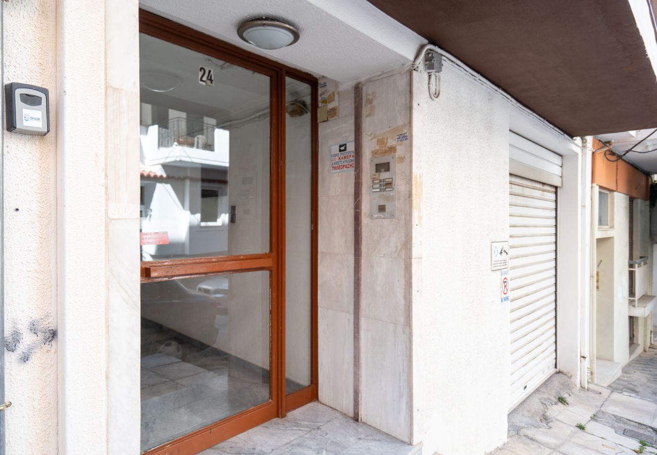 Apartment in Piraeus - Classic Apartment in Piraeus, walk in Port.