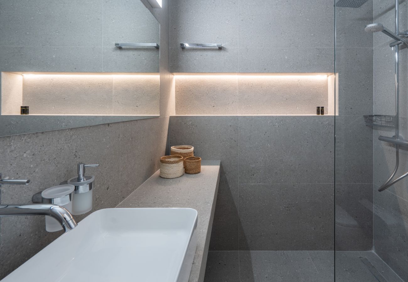Studio in Athens - Silk Athens | Urban Suite with balcony, Gym & Pool