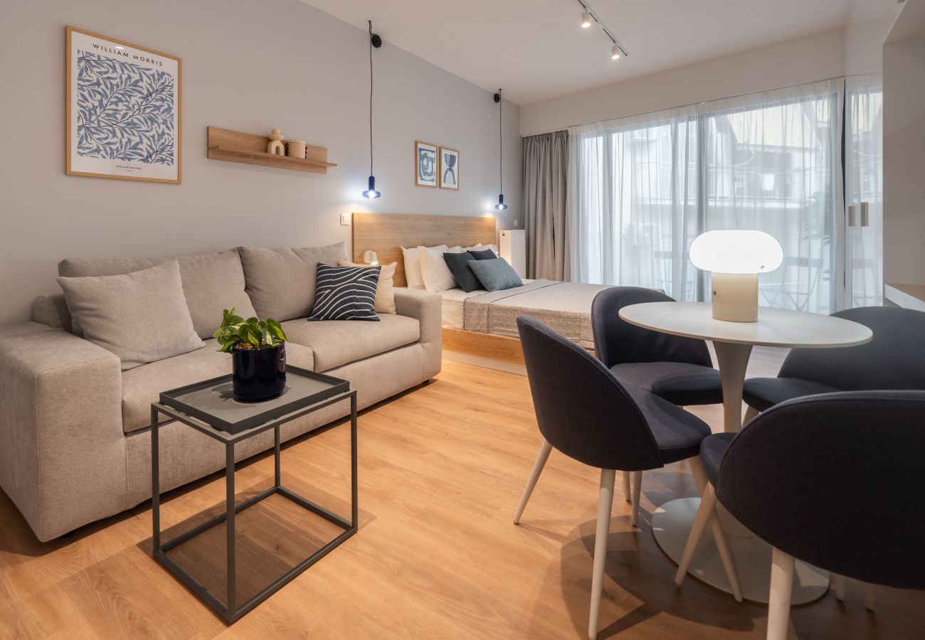 Studio in Athens - Silk Athens | Urban Suite with balcony, Gym & Pool