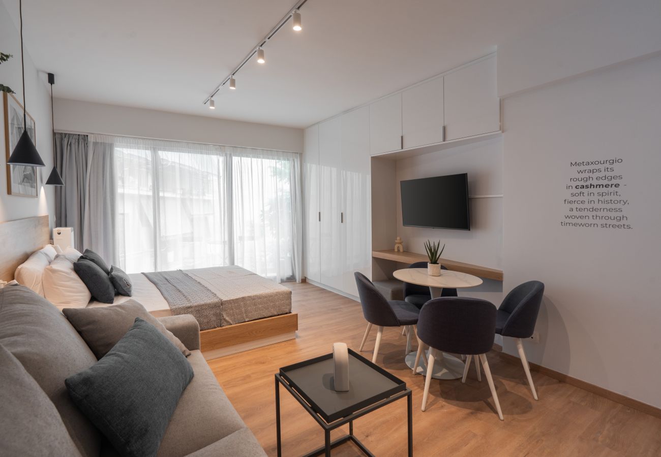 Studio in Athens - Silk Athens | City Suite with Balcony, Gym & Pool