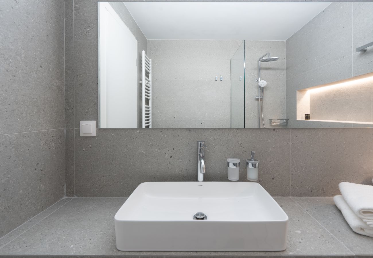 Studio in Athens - Silk Athens | City Suite with Balcony, Gym & Pool