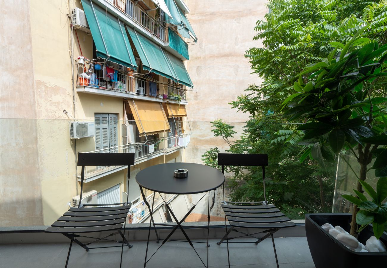 Studio in Athens - Silk Athens | City Suite with Balcony, Gym & Pool