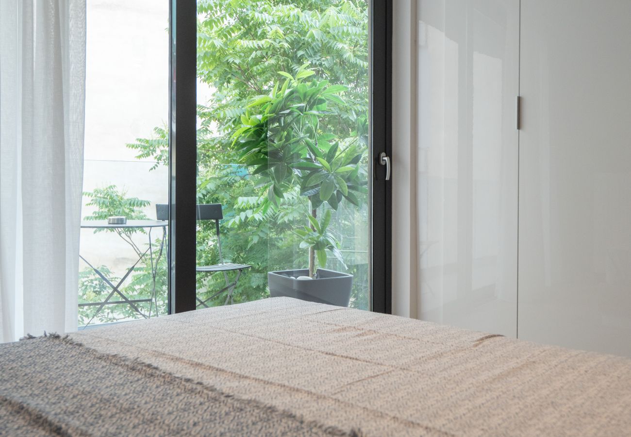 Studio in Athens - Silk Athens | City Suite with Balcony, Gym & Pool