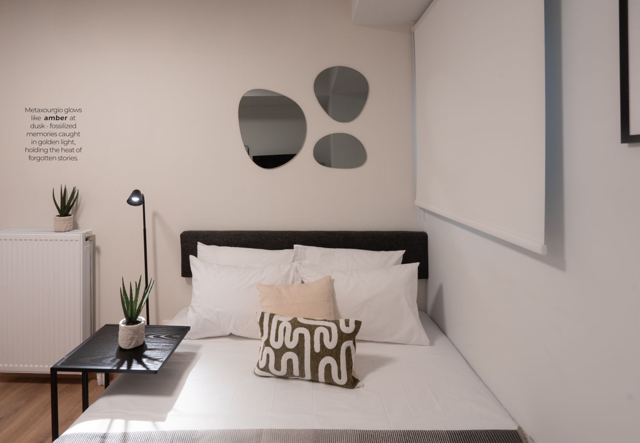 Studio in Athens - Silk Athens | Urban Nest with Gym, Laundry & Pool