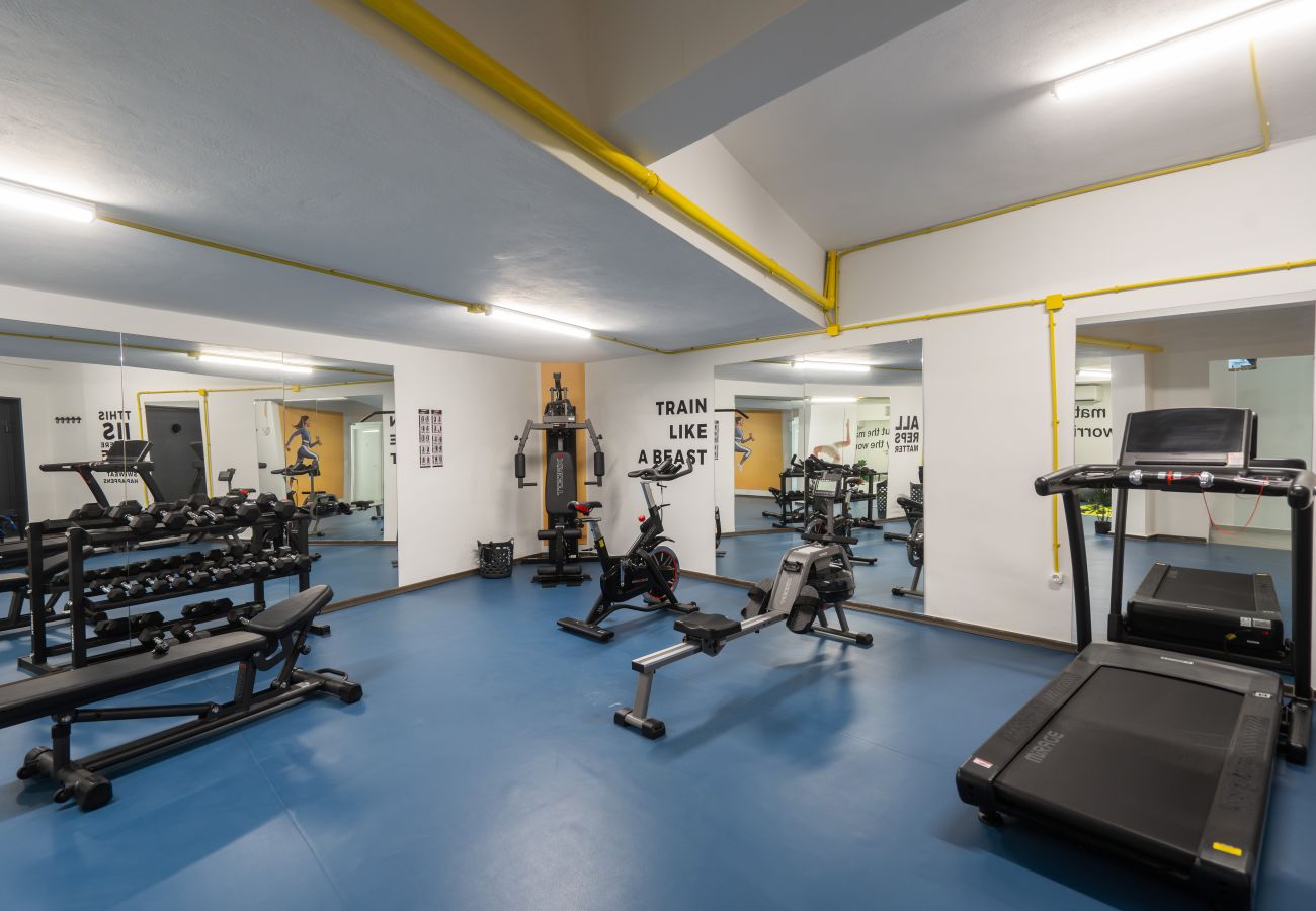 Studio in Athens - Silk Athens | Urban Nest with Gym, Laundry & Pool