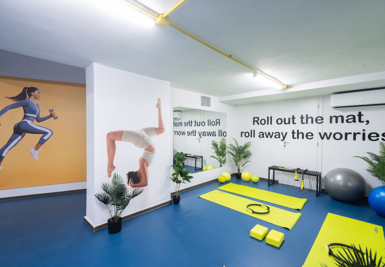 Studio in Athens - Silk Athens | Urban Nest with Gym, Laundry & Pool