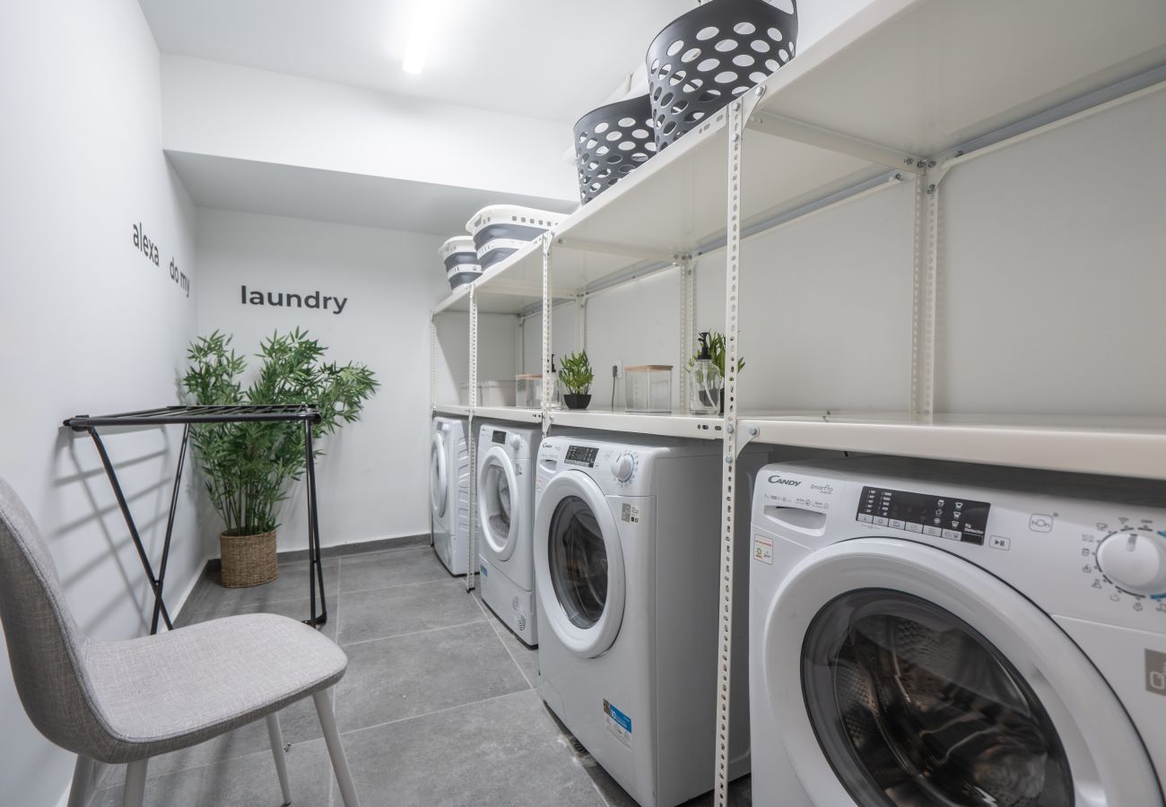 Studio in Athens - Silk Athens | Urban Nest with Gym, Laundry & Pool