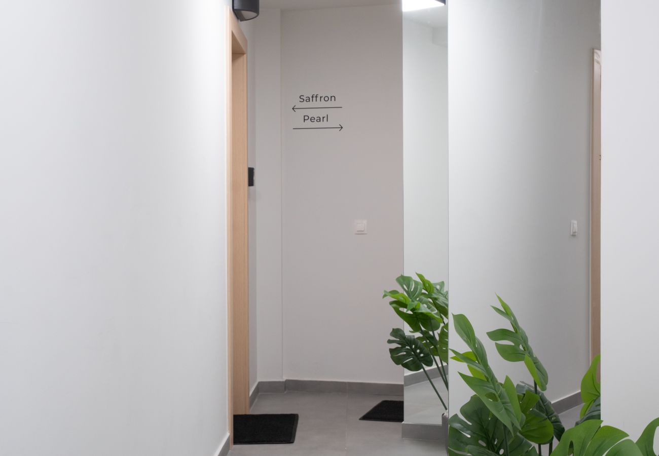 Studio in Athens - Silk Athens | Urban Nest with Gym, Laundry & Pool