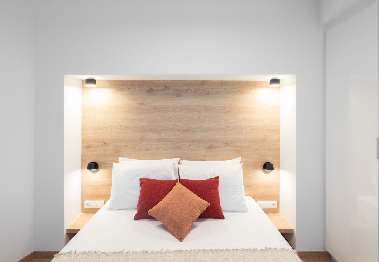 Apartment in Athens - Silk Athens | Urban Loft with Gym, Laundry & Pool