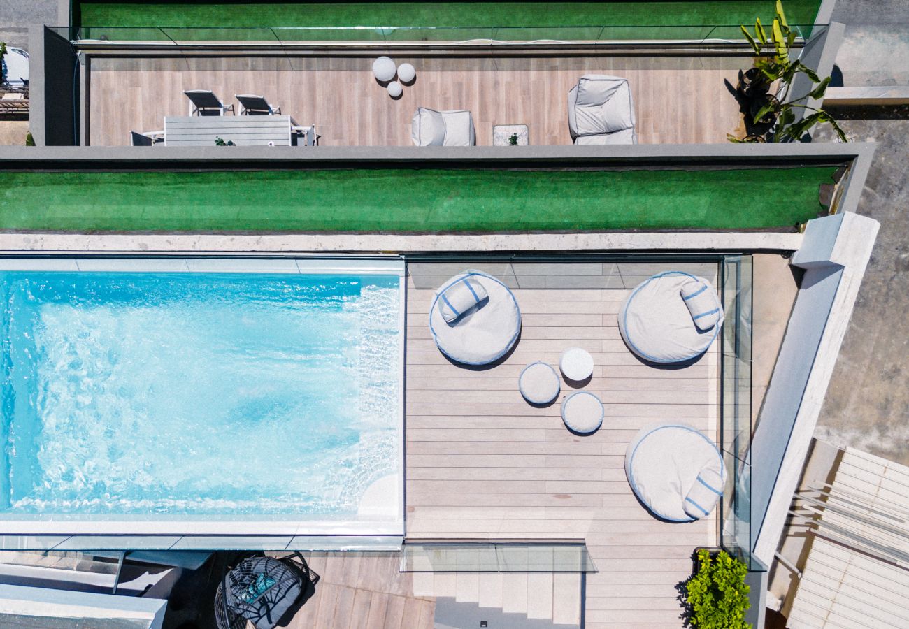 Apartment in Athens - Silk Athens | Urban Loft with Gym, Laundry & Pool