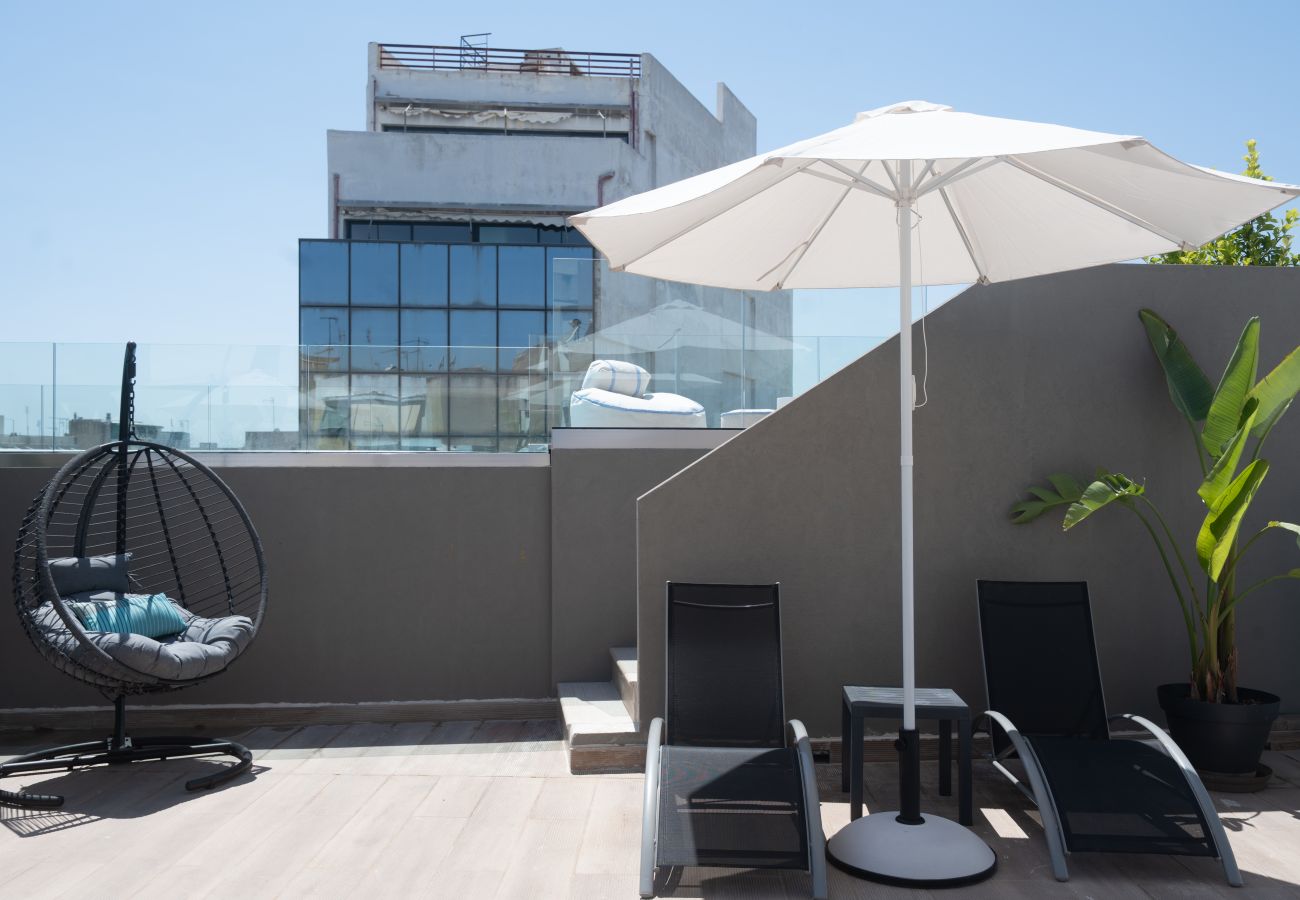 Apartment in Athens - Silk Athens | Urban Loft with Gym, Laundry & Pool