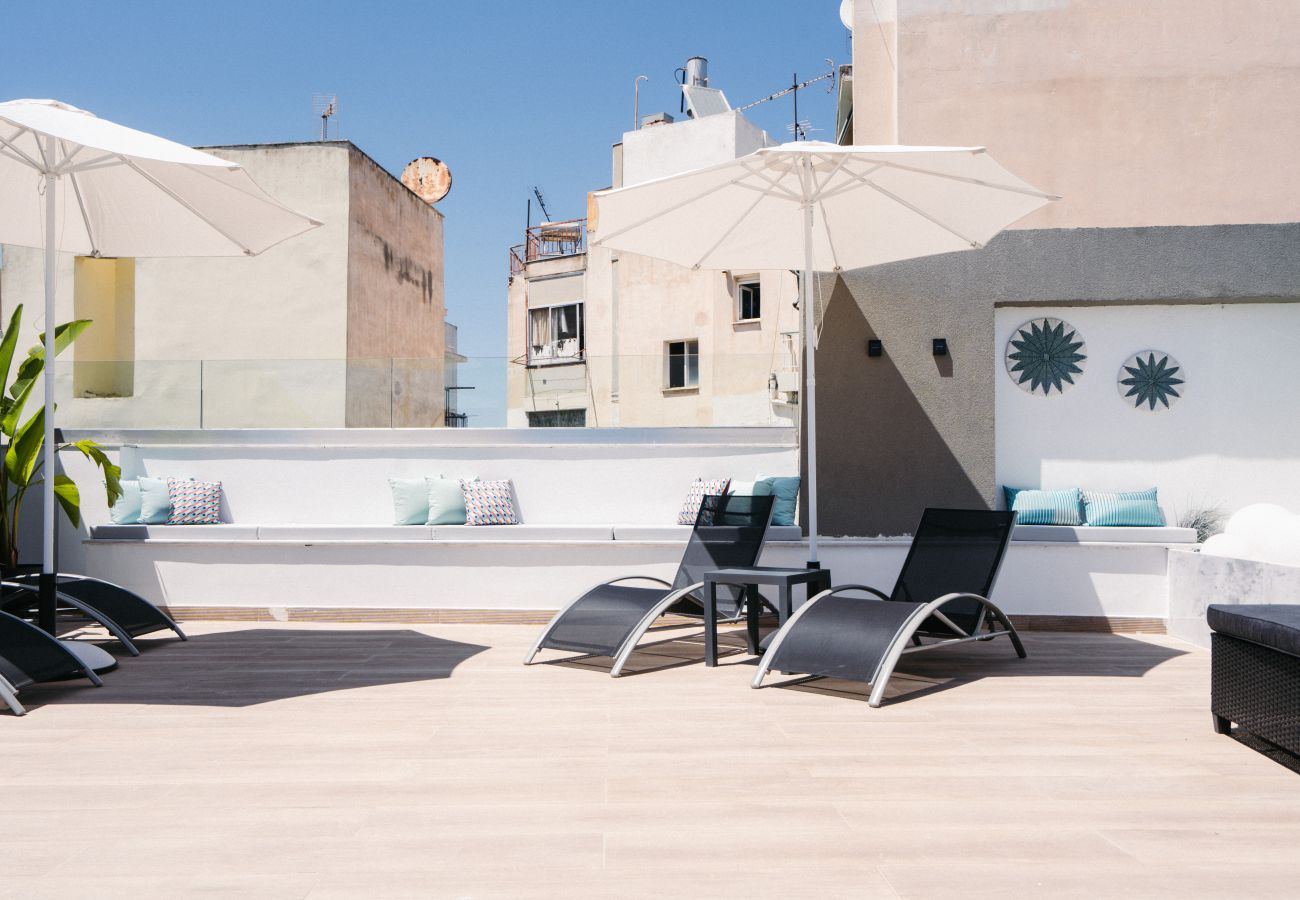 Apartment in Athens - Silk Athens | Urban Loft with Gym, Laundry & Pool