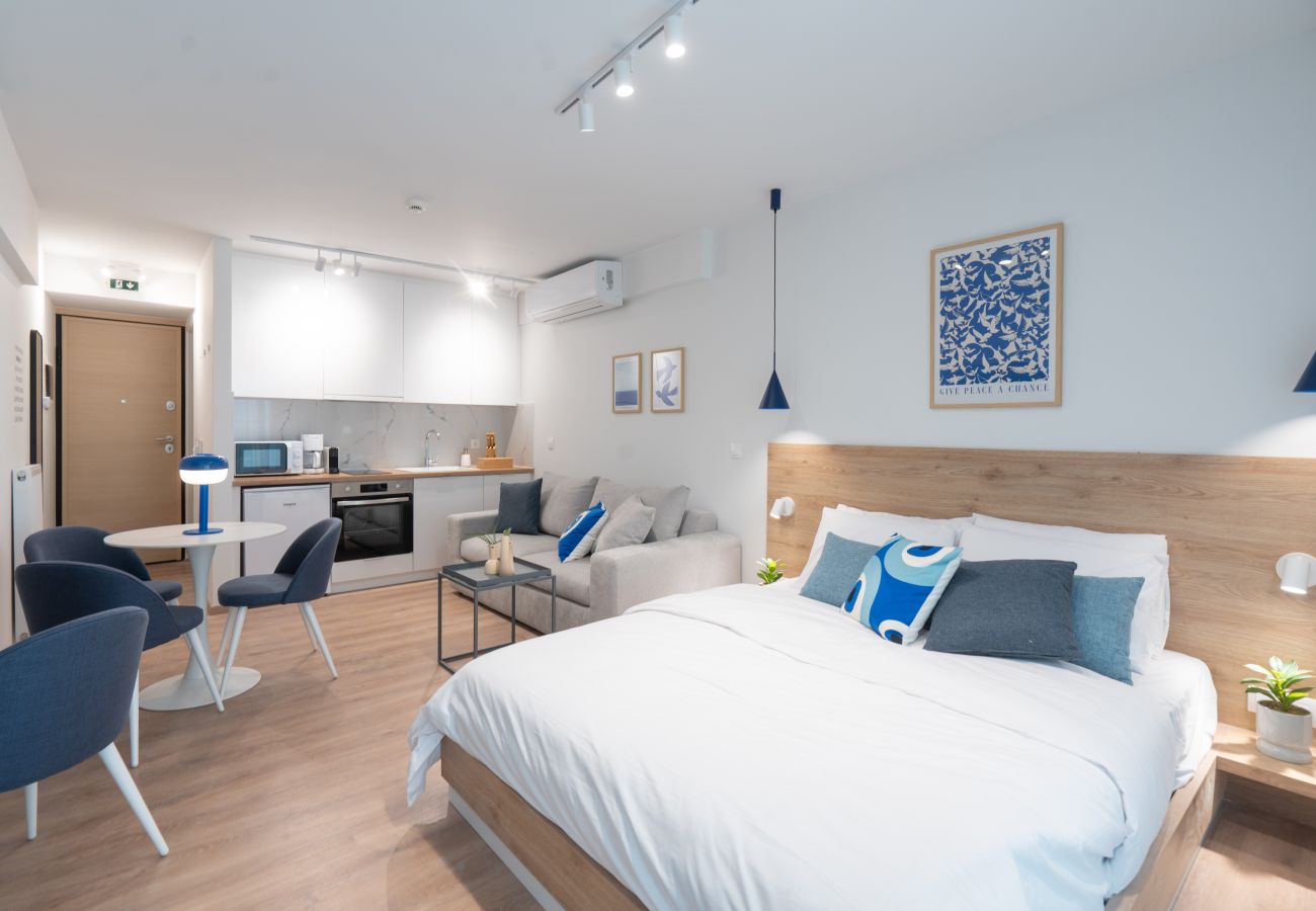 Studio in Athens - Silk Athens | Modern Suite w/ Gym, Laundry & Pool