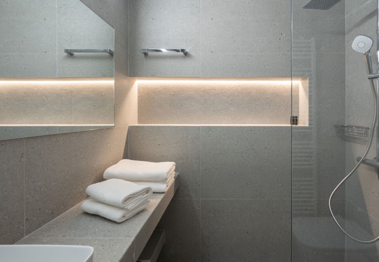 Studio in Athens - Silk Athens | Modern Suite w/ Gym, Laundry & Pool