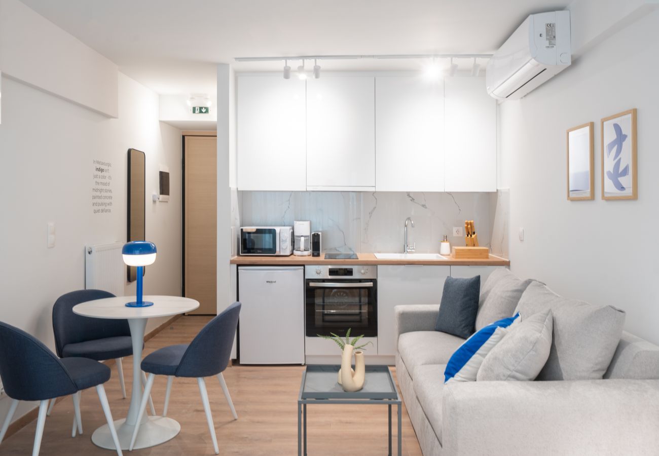 Studio in Athens - Silk Athens | Modern Suite w/ Gym, Laundry & Pool