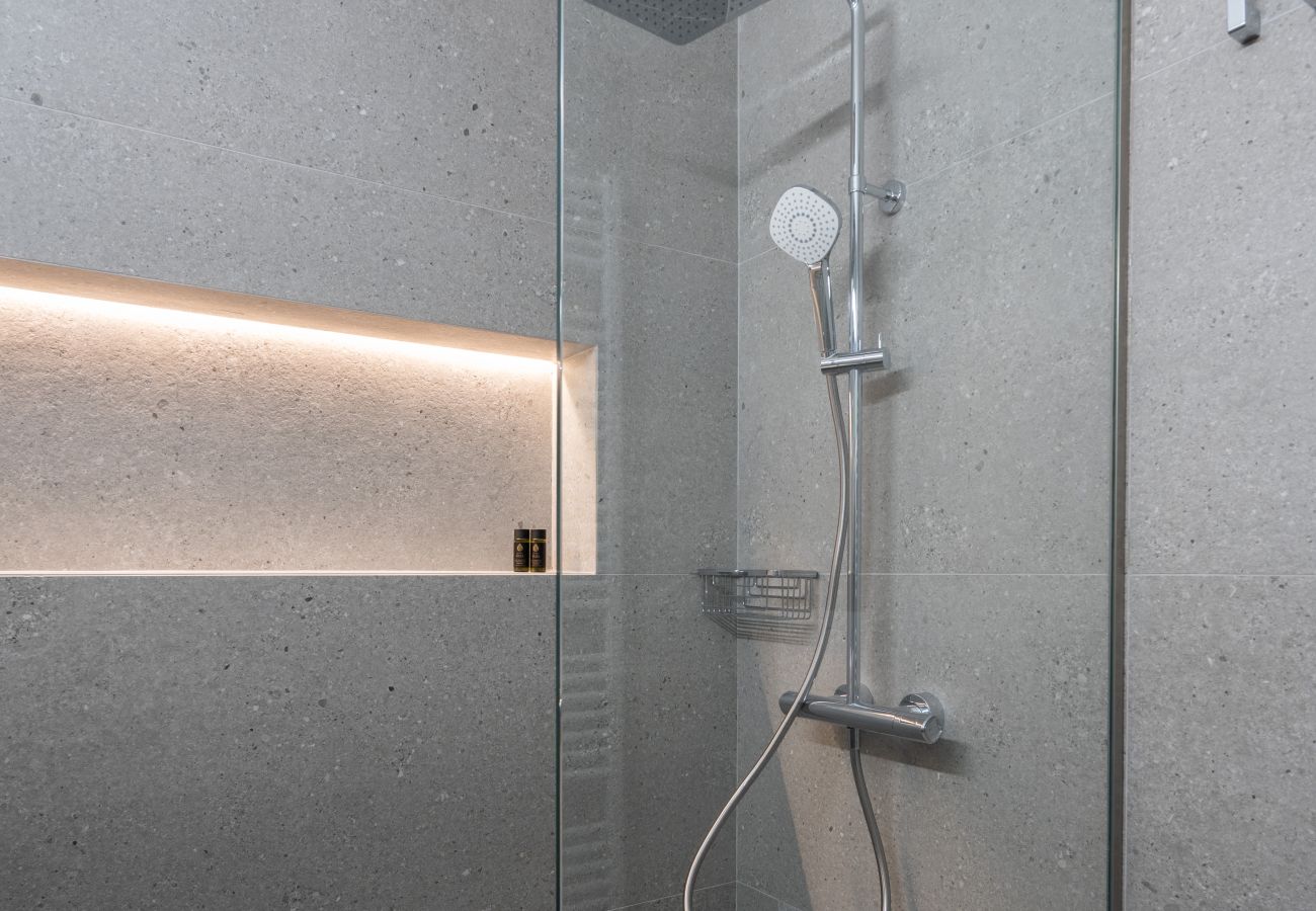 Studio in Athens - Silk Athens | Modern Suite w/ Gym, Laundry & Pool