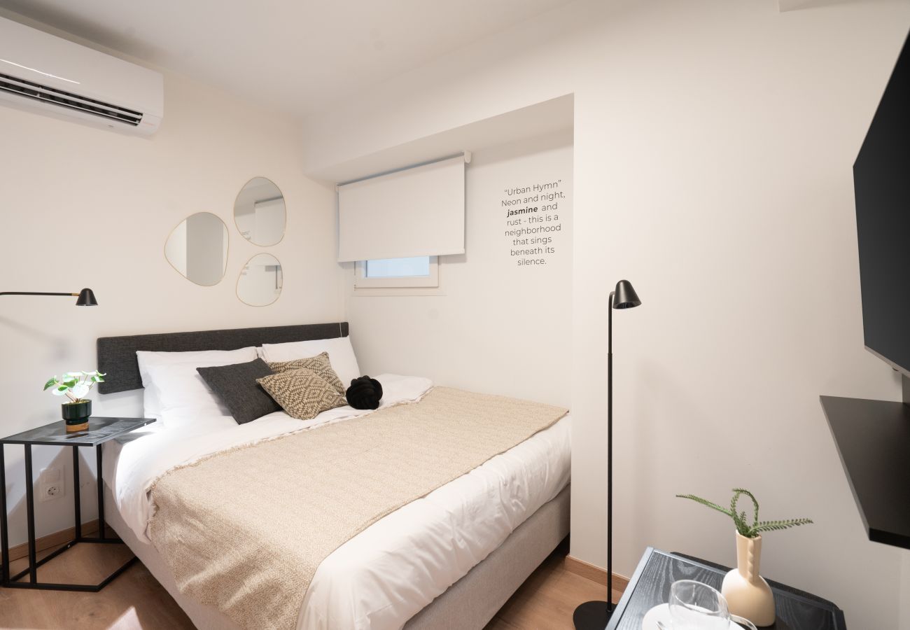 Studio in Athens - Silk Athens | Smart Studio w/ Gym, Laundry & Pool