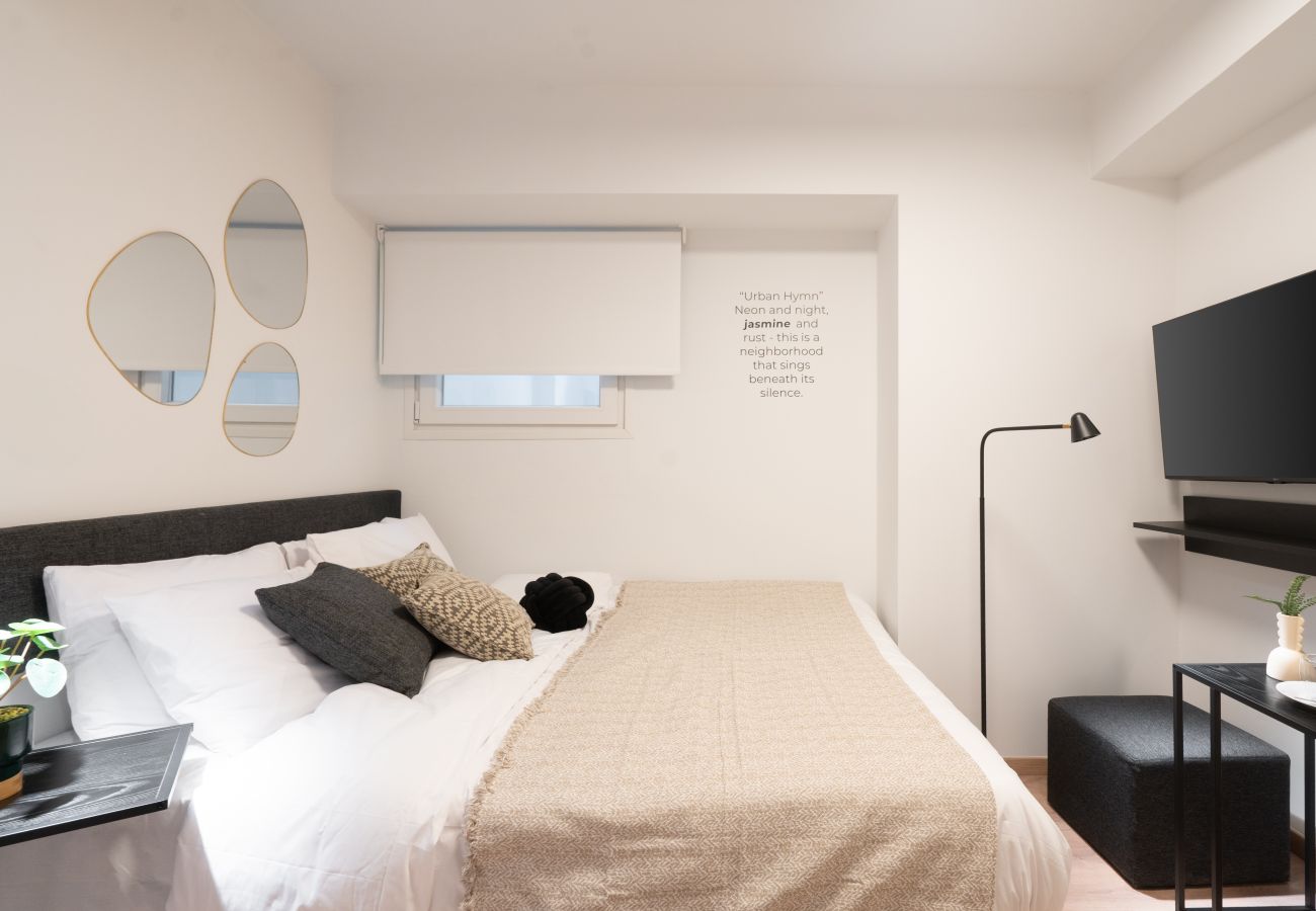 Studio in Athens - Silk Athens | Smart Studio w/ Gym, Laundry & Pool