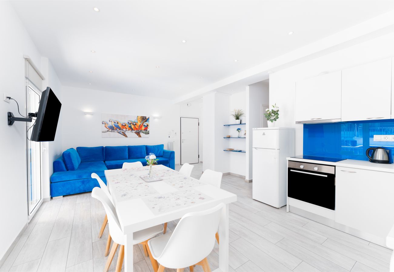 Apartment in Athens - Modern & Central Apartment in Athens with Wifi
