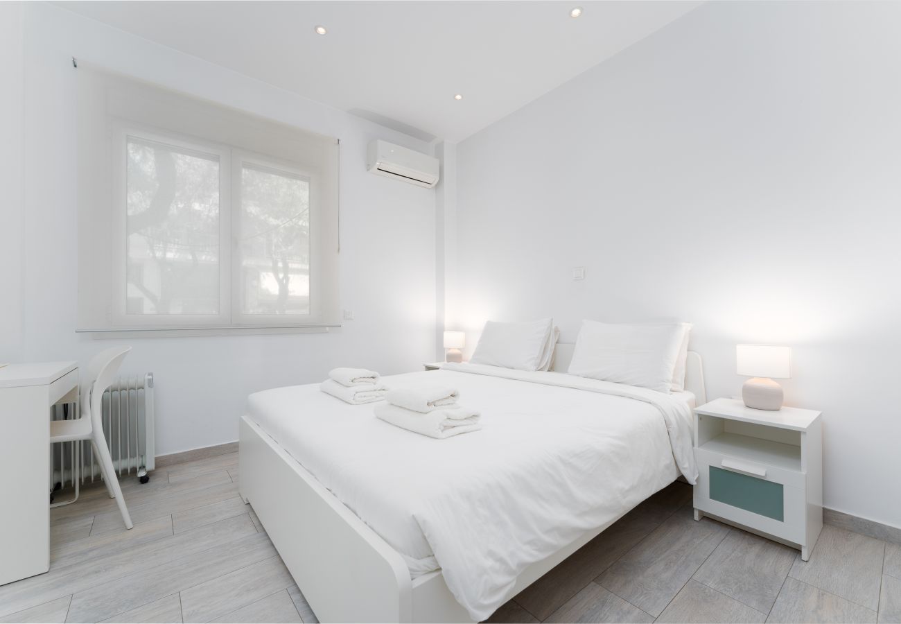 Apartment in Athens - Modern & Central Apartment in Athens with Wifi