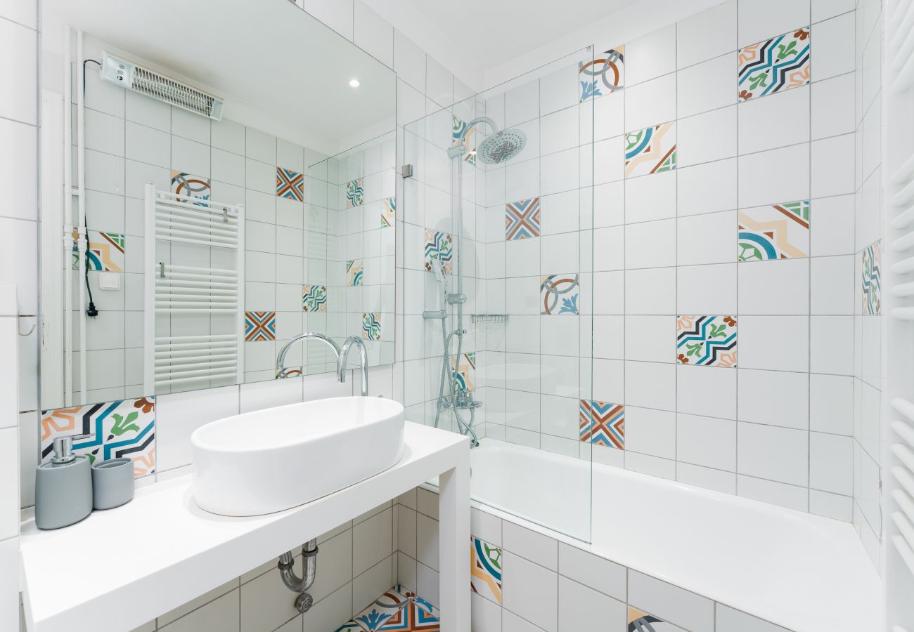 Apartment in Athens - Modern & Central Apartment in Athens with Wifi