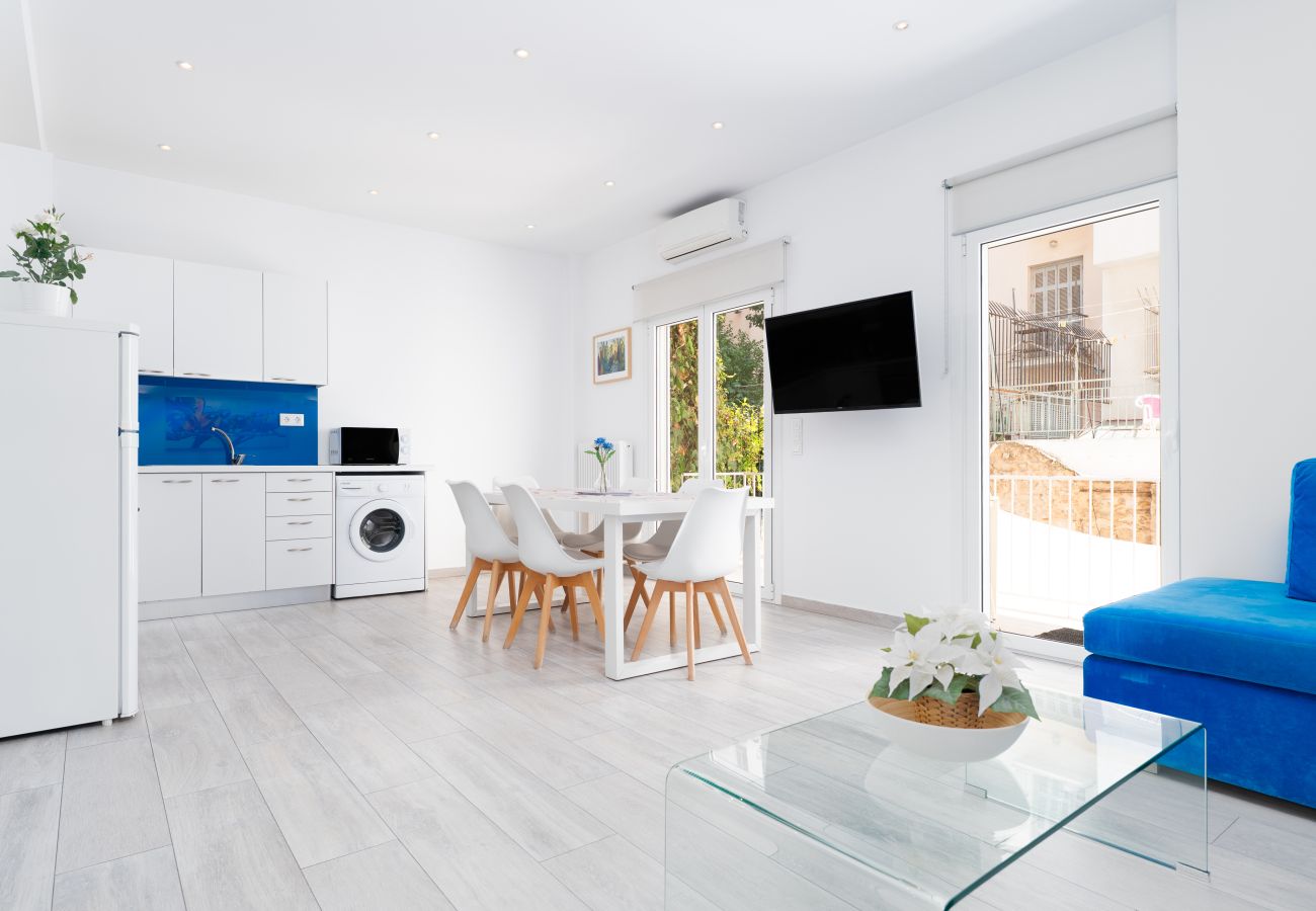 Apartment in Athens - Modern & Central Apartment in Athens with Wifi