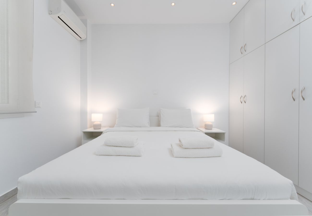 Apartment in Athens - Modern & Central Apartment in Athens with Wifi