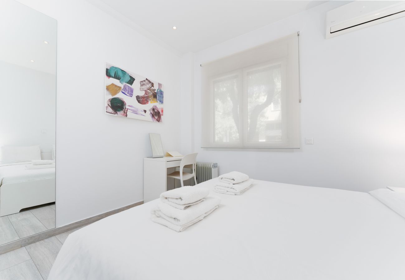Apartment in Athens - Modern & Central Apartment in Athens with Wifi
