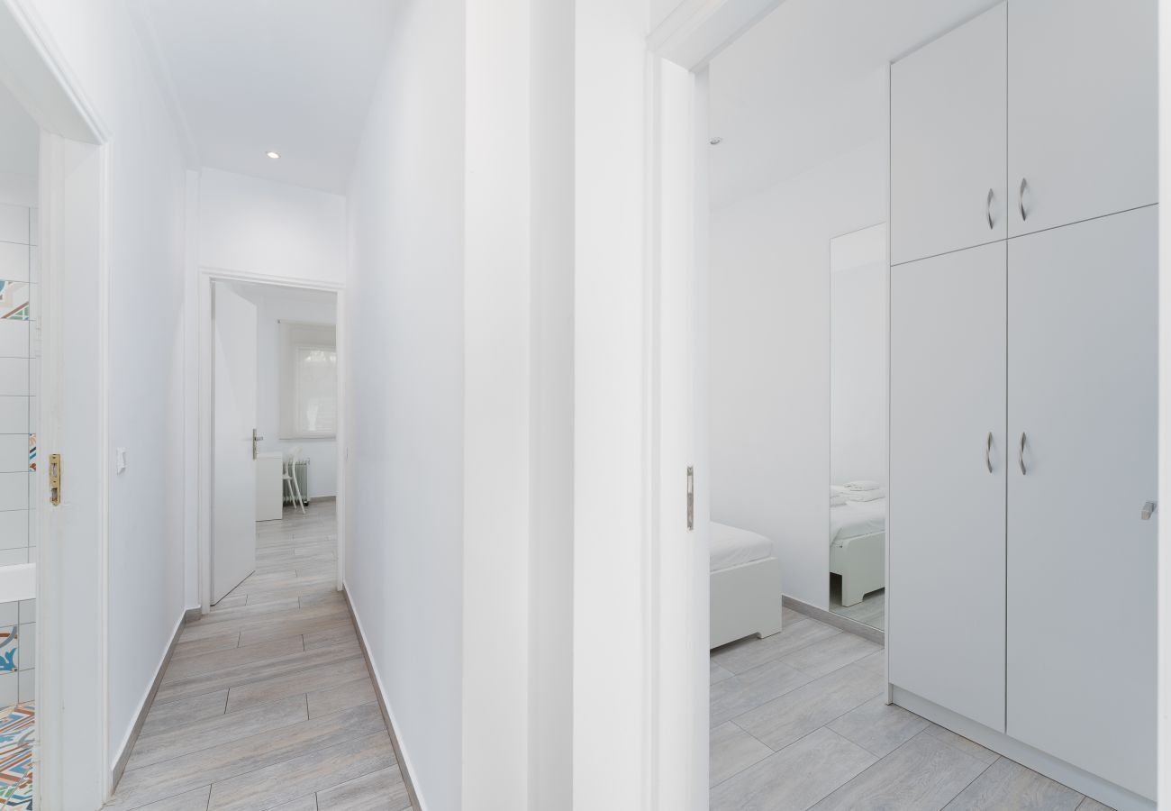 Apartment in Athens - Modern & Central Apartment in Athens with Wifi