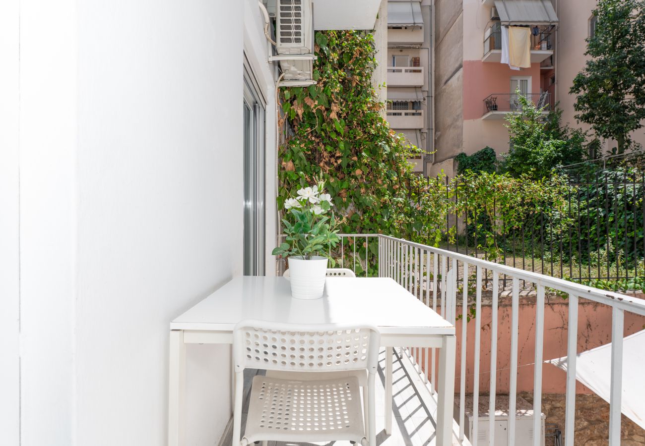 Apartment in Athens - Modern & Central Apartment in Athens with Wifi