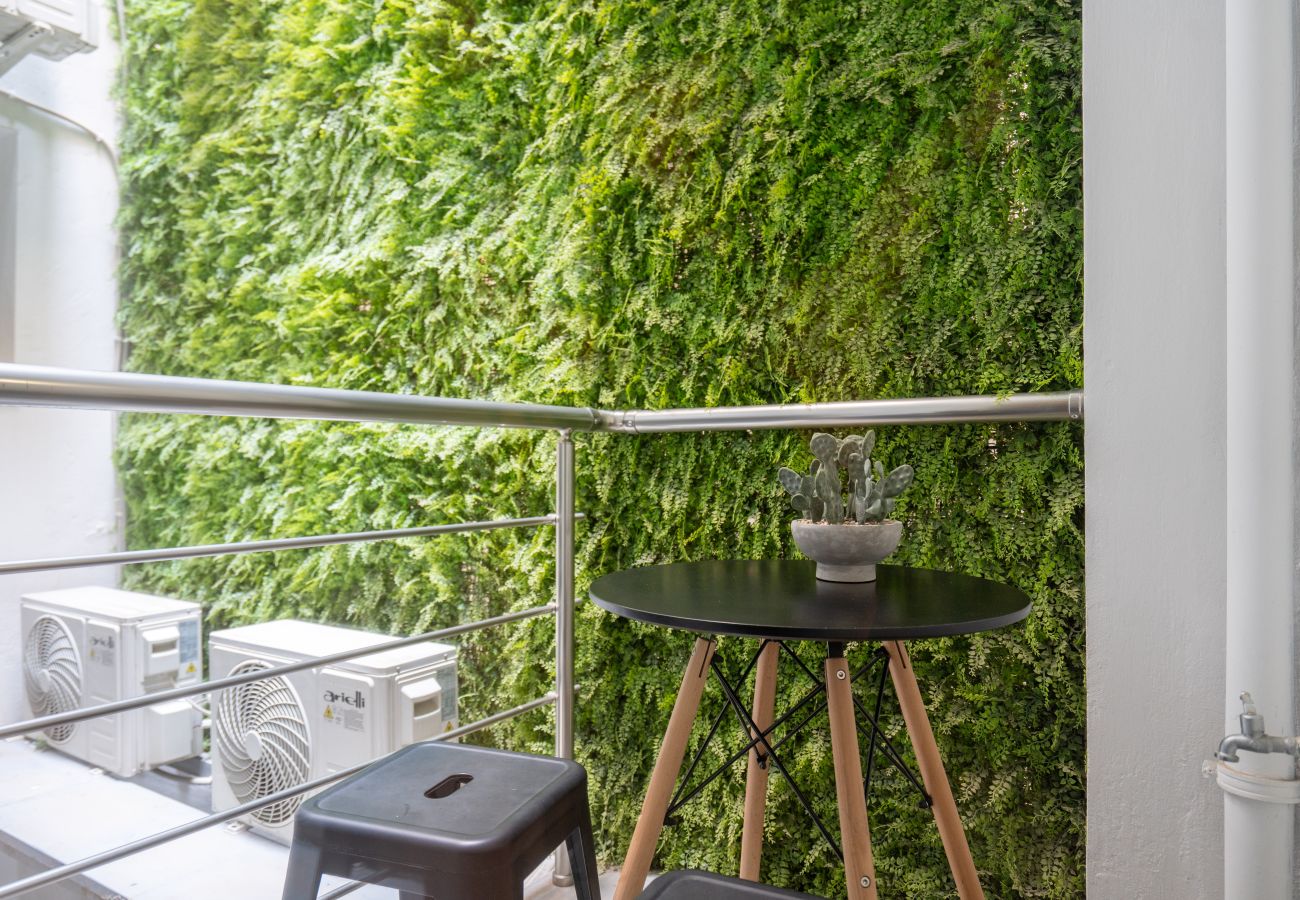 Studio in Athens - Charming Studio in Exarchia with Gym & Laundry