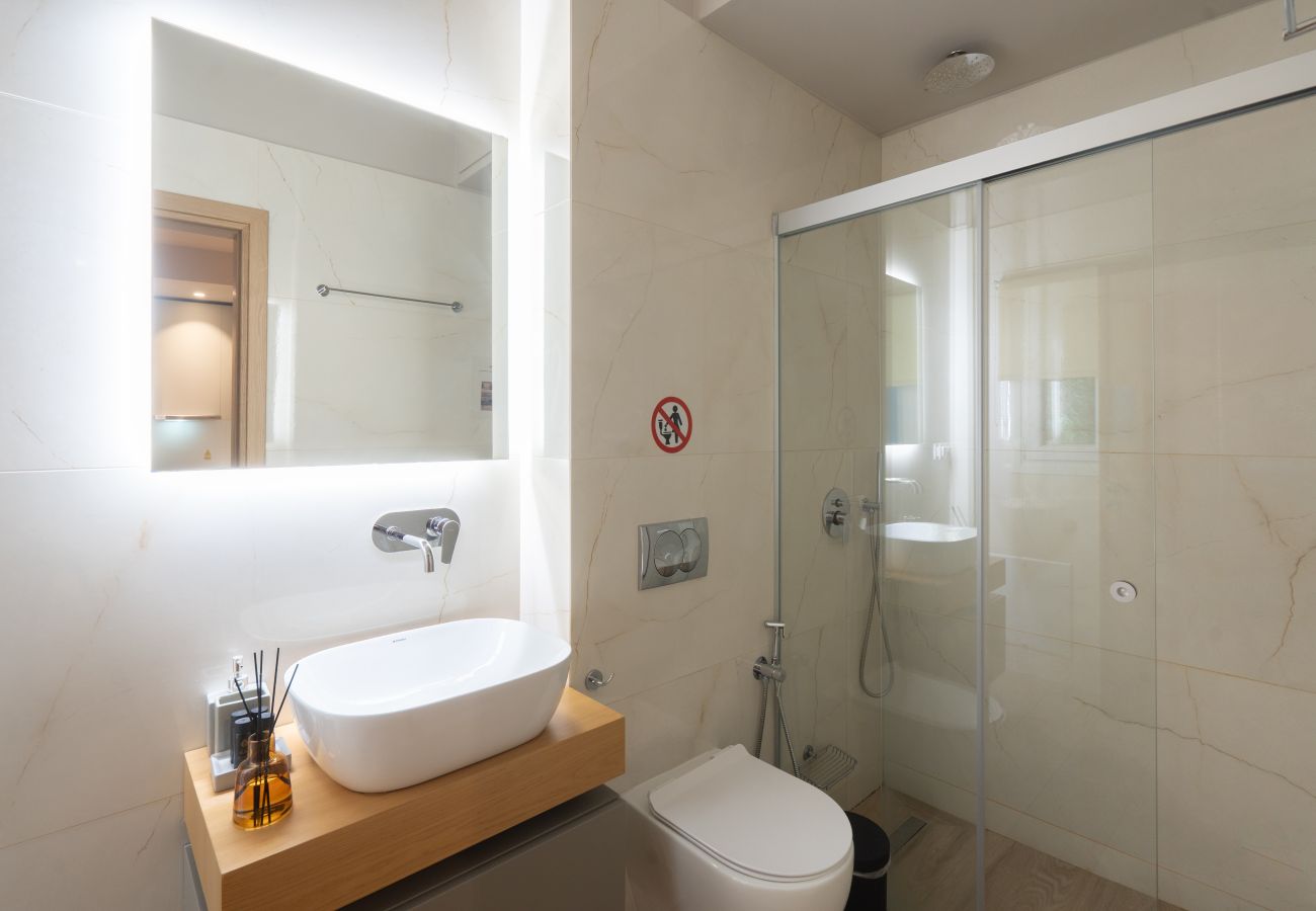Studio in Athens - Charming Studio in Exarchia with Gym & Laundry