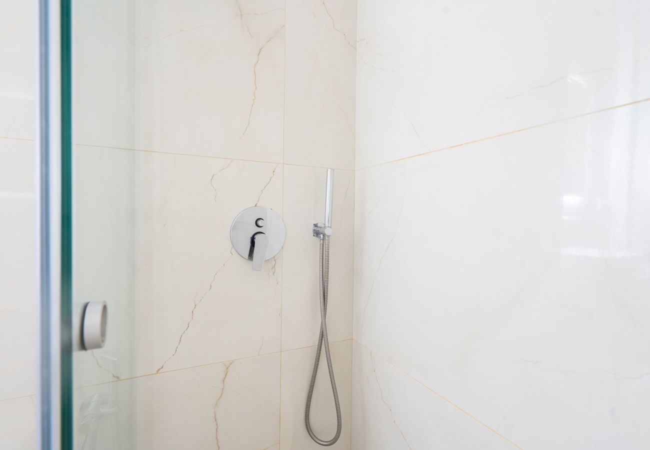 Studio in Athens - Charming Studio in Exarchia with Gym & Laundry