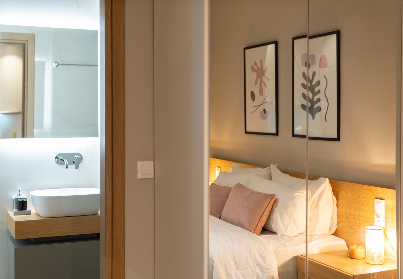 Studio in Athens - Charming Studio in Exarchia with Gym & Laundry
