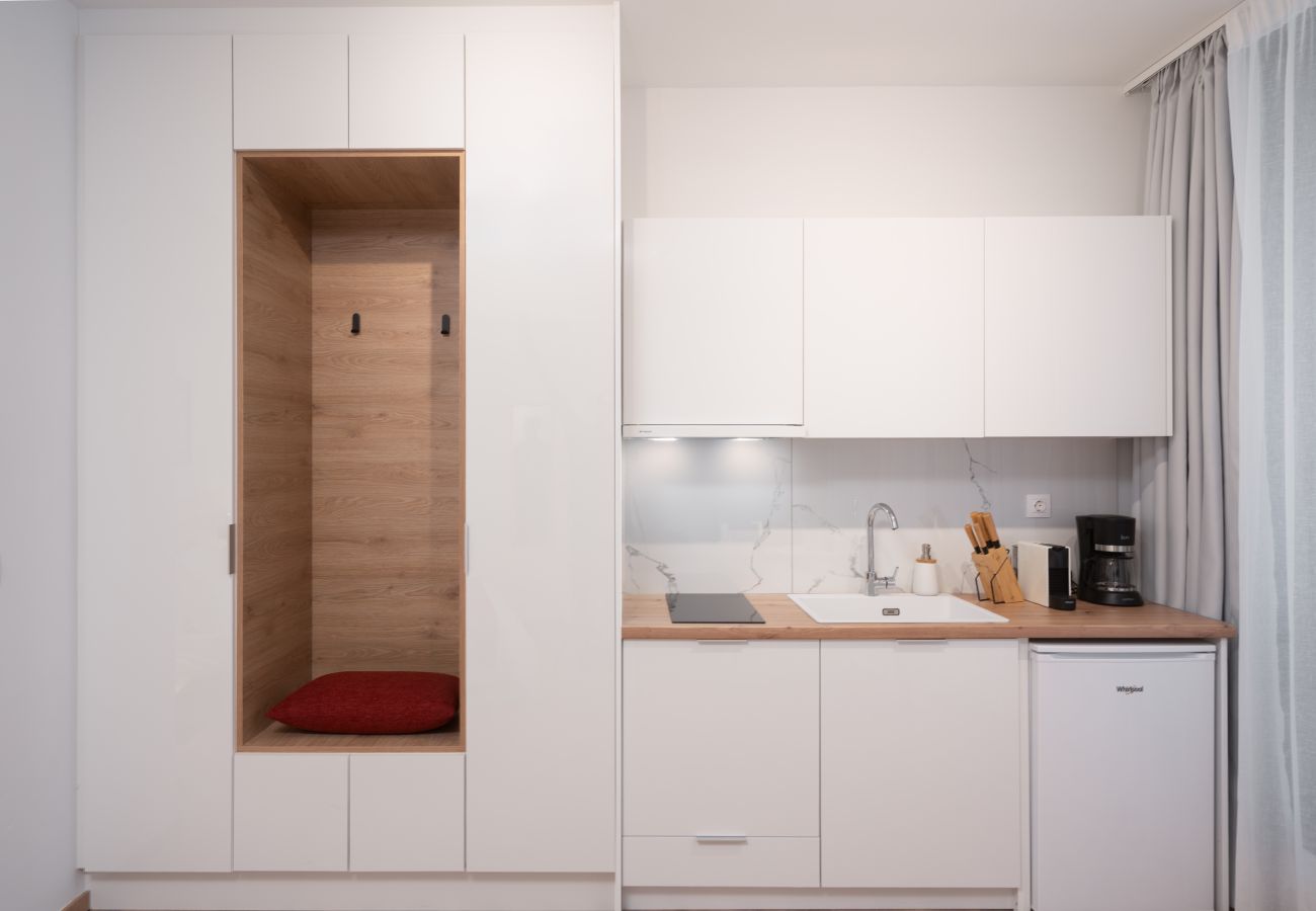 Studio in Athens - Silk Athens | Deluxe apartment w/Gym & Pool            