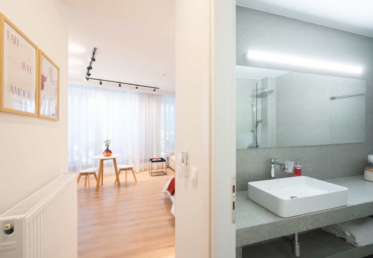 Studio in Athens - Silk Athens | Deluxe apartment w/Gym & Pool            