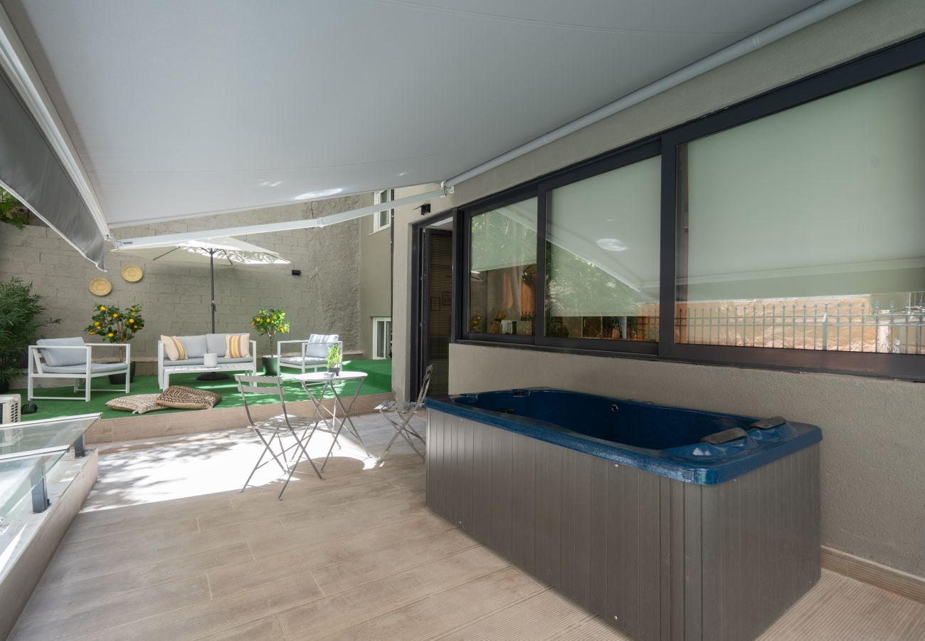Studio in Athens - Silk Athens | Luxury Suite w/terrace and Jacuzzi