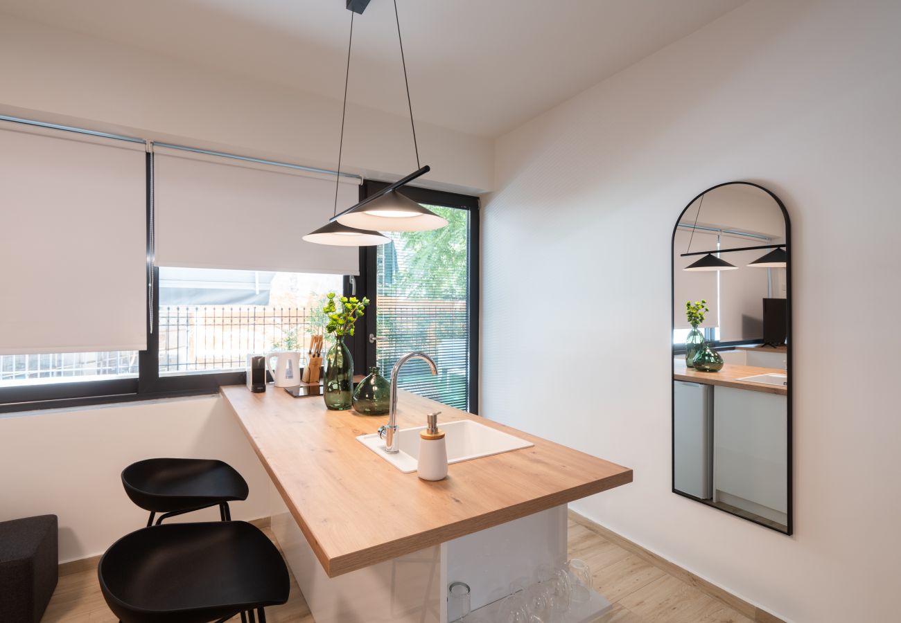 Studio in Athens - Silk Athens | Luxury Suite w/terrace and Jacuzzi