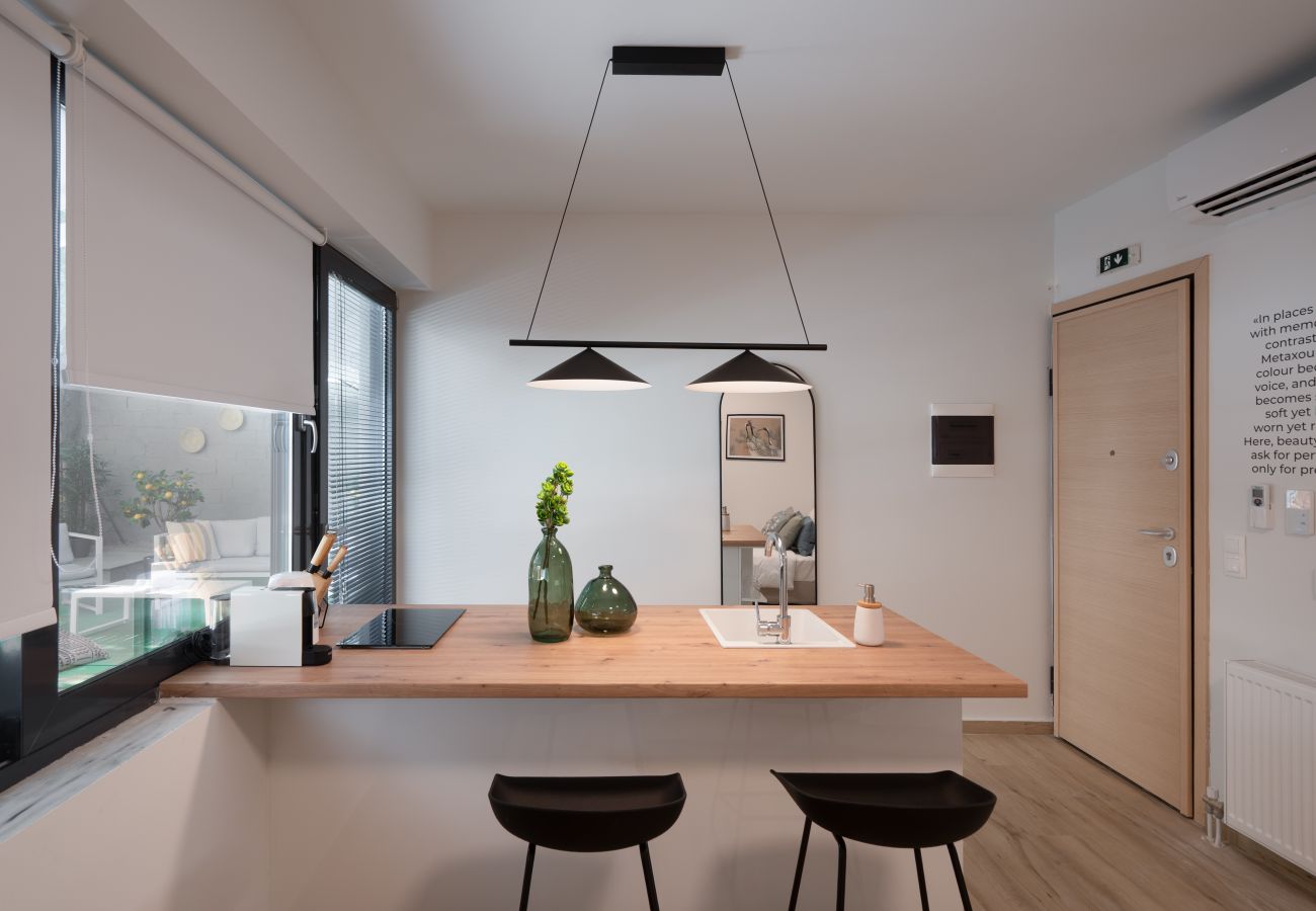 Studio in Athens - Silk Athens | Luxury Suite w/terrace and Jacuzzi