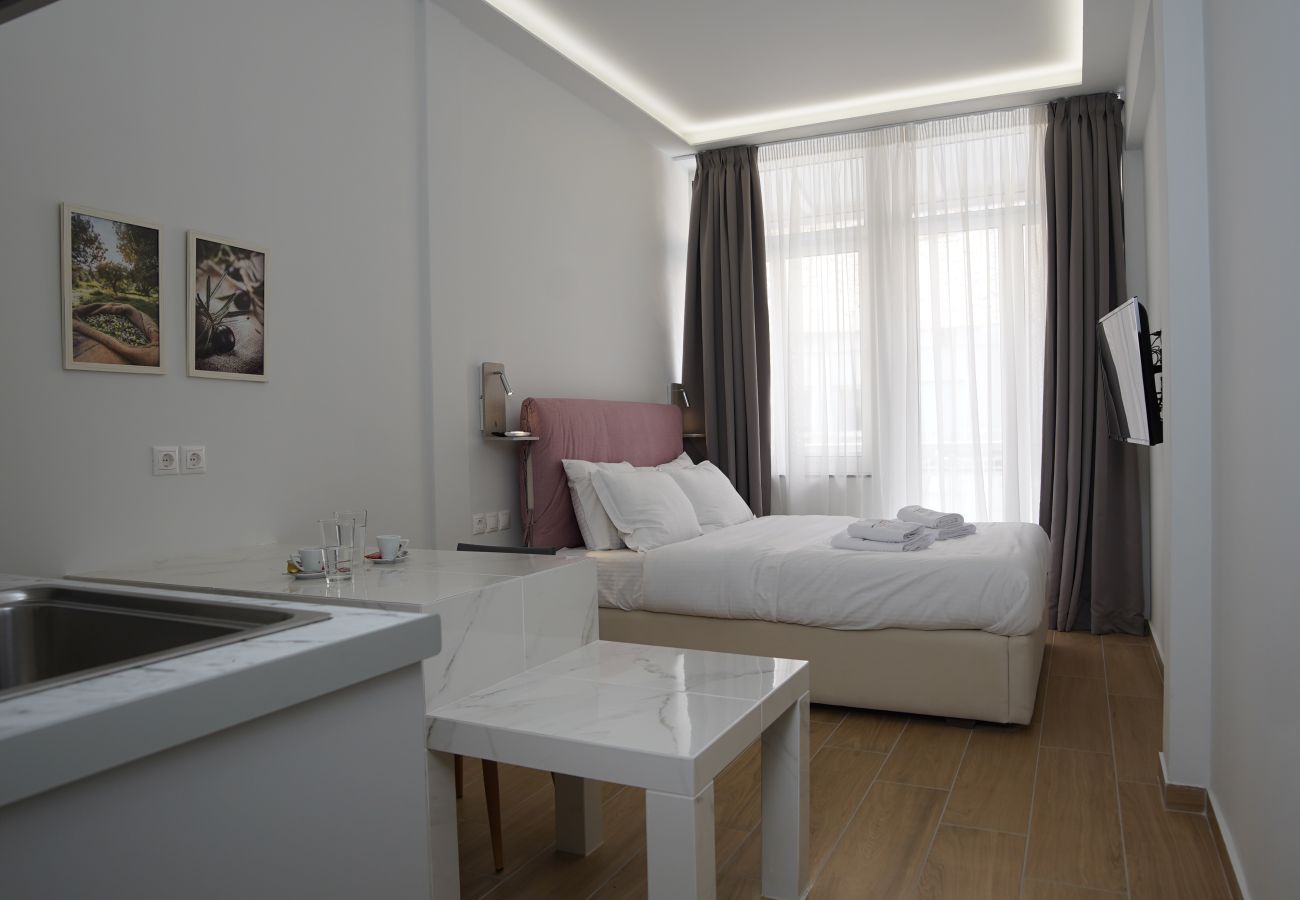Studio in Athens - Olive - Cosy Studio with Balcony in Athens Center