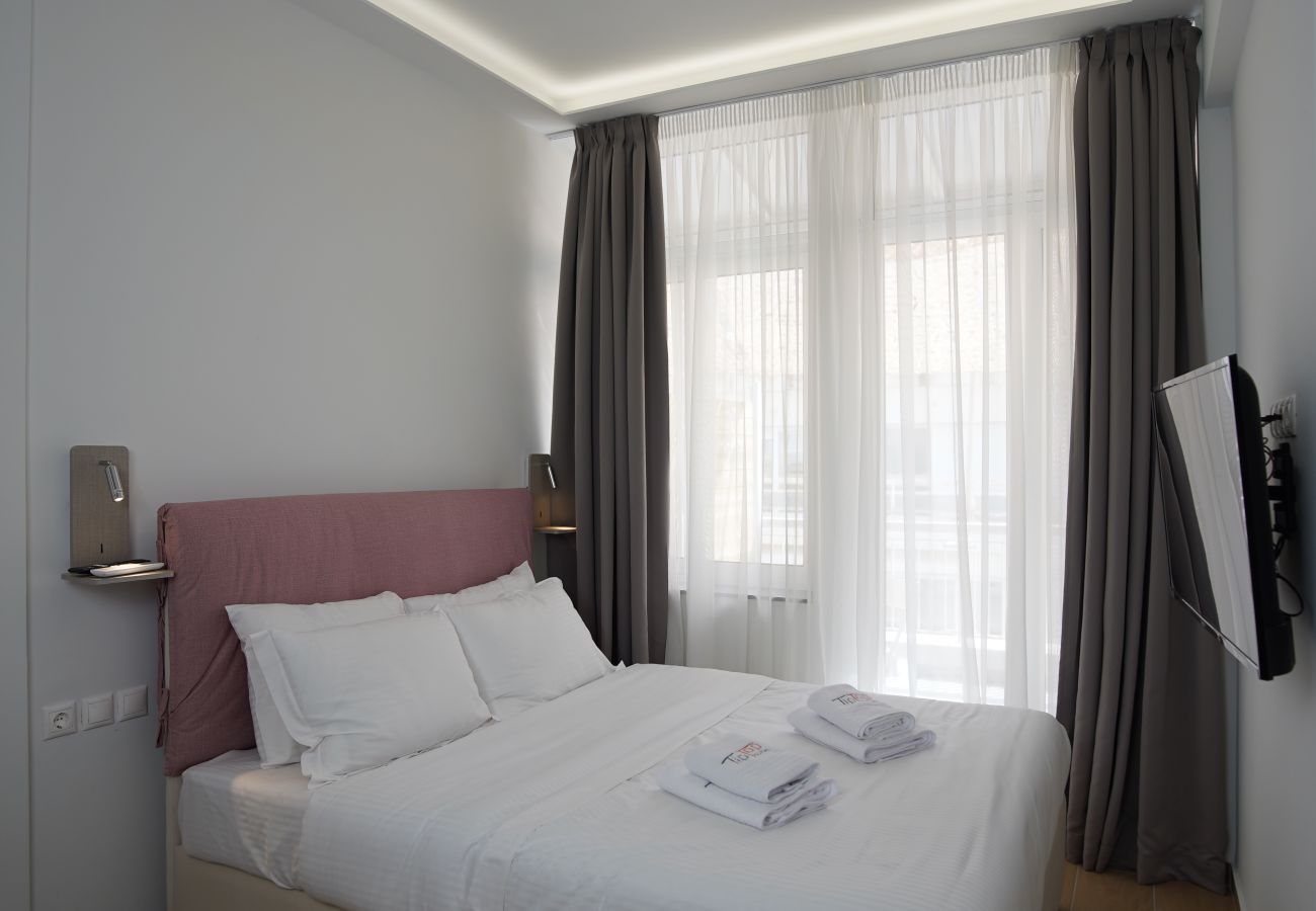 Studio in Athens - Olive - Cosy Studio with Balcony in Athens Center