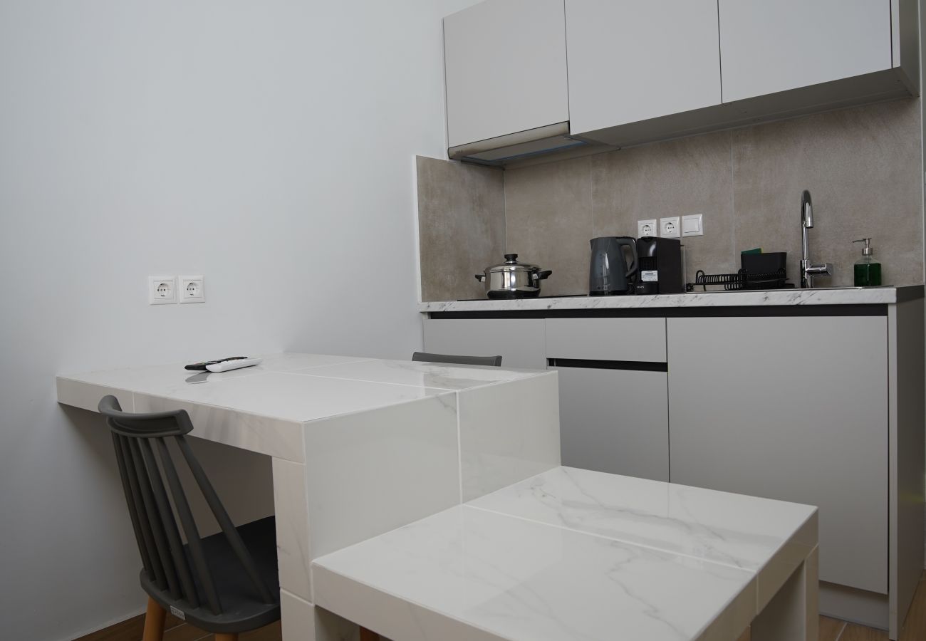 Studio in Athens - Iris - Cosy Studio with Balcony in Athens Center 