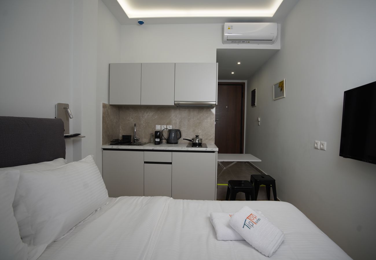 Studio in Athens - Gladstonos 5, 1 Mimosa, 6th floor