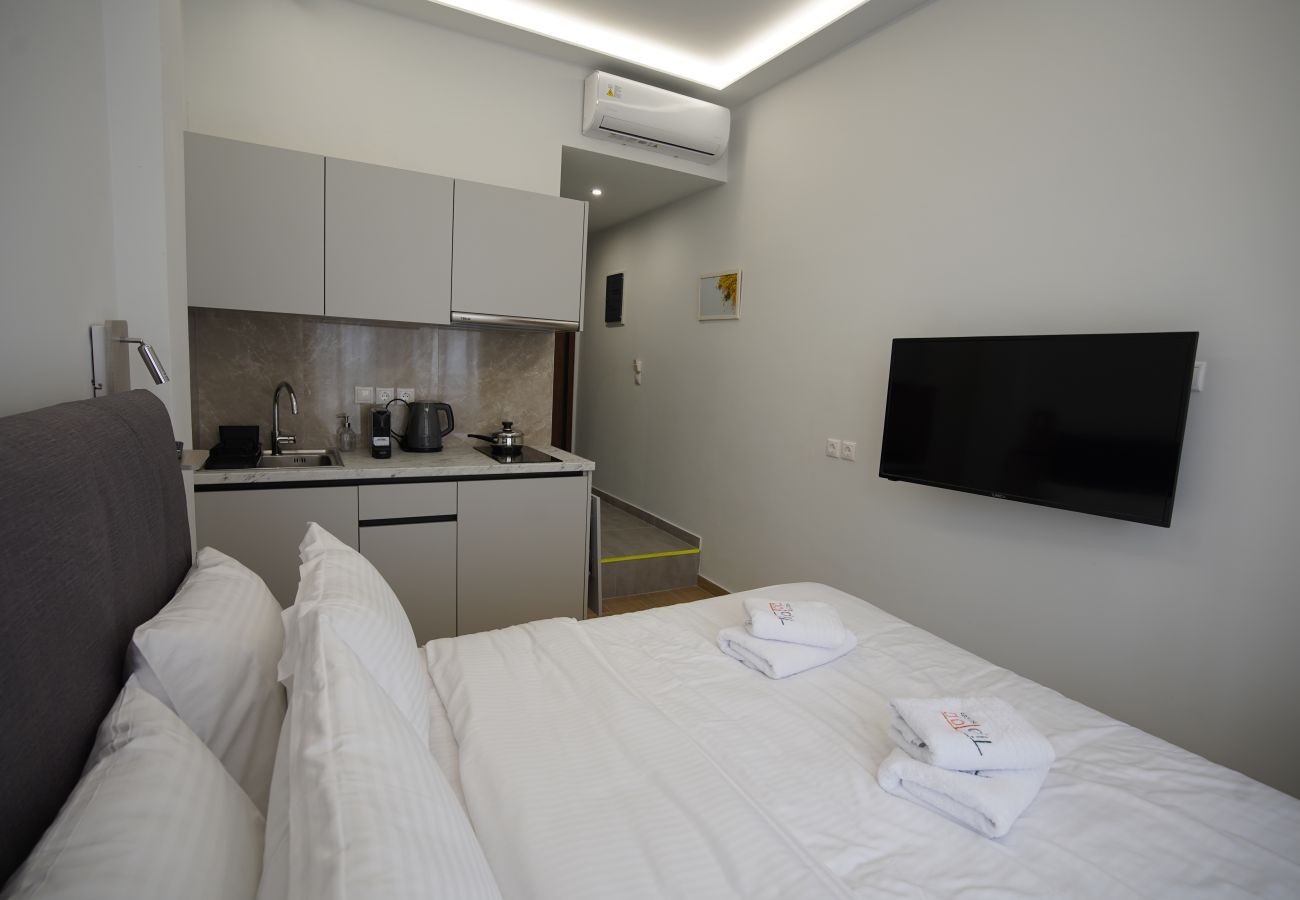 Studio in Athens - Gladstonos 5, 1 Mimosa, 6th floor