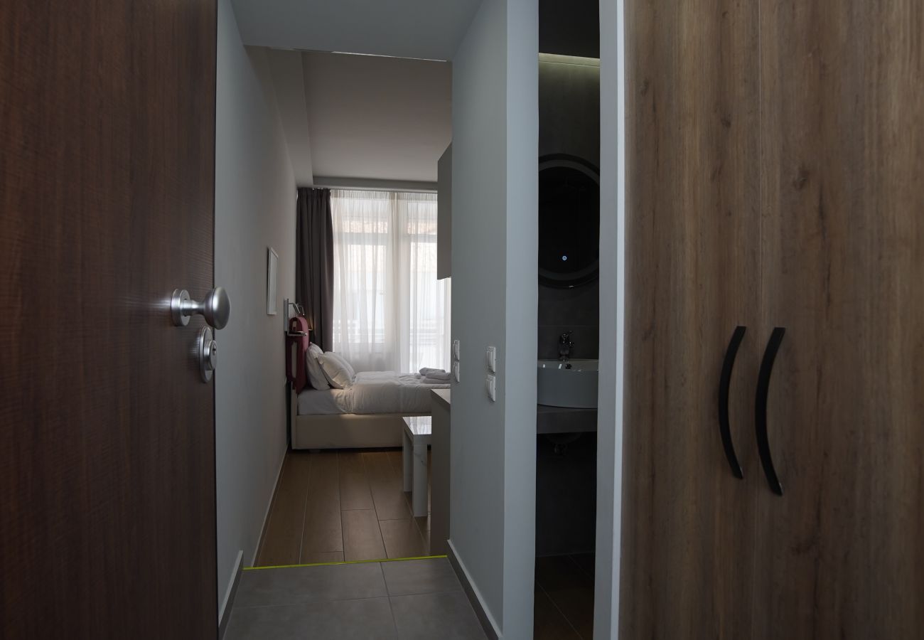 Studio in Athens - Lavender - Cosy Studio with Balcony in Athens Center