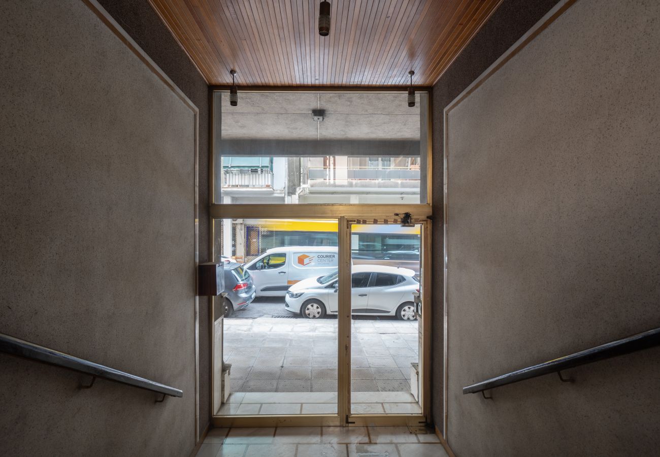 Apartment in Athens - 15 mins Walk to Acropolis, Minimalist Studio