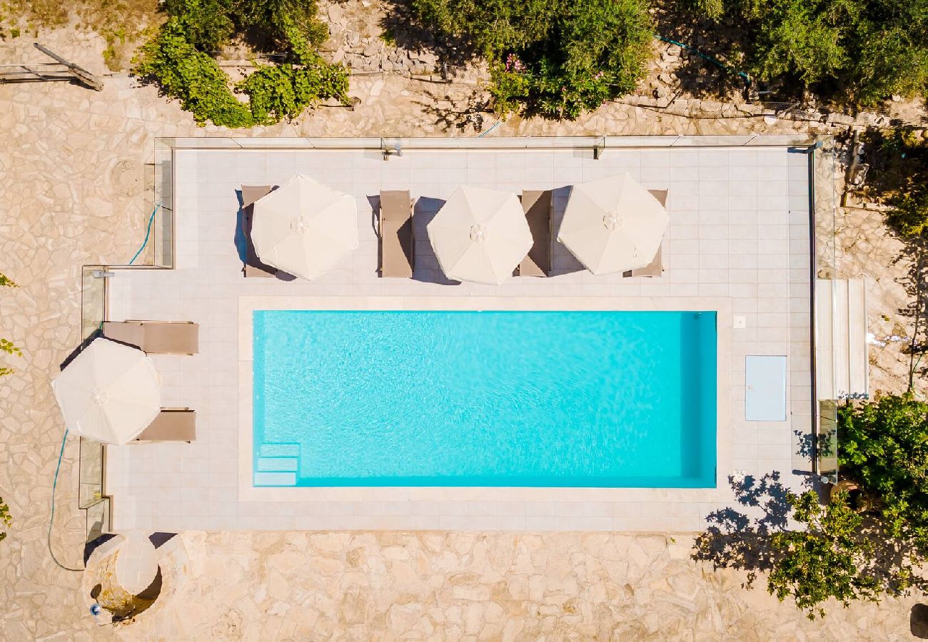 Villa in Douliana - Villa Konstantinos Hilltop Vineyard Escape 