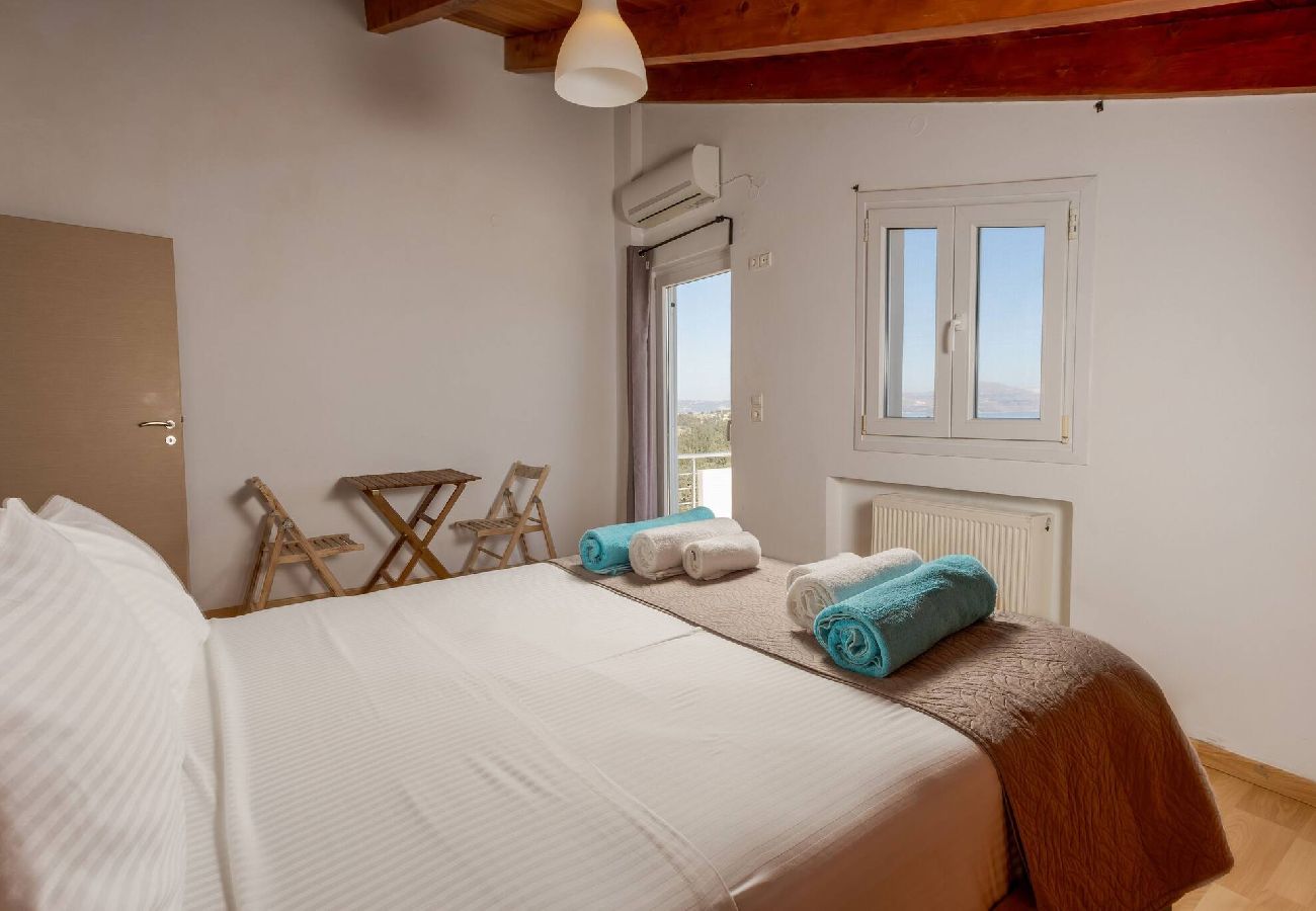 Villa in Douliana - Villa Konstantinos Hilltop Vineyard Escape 